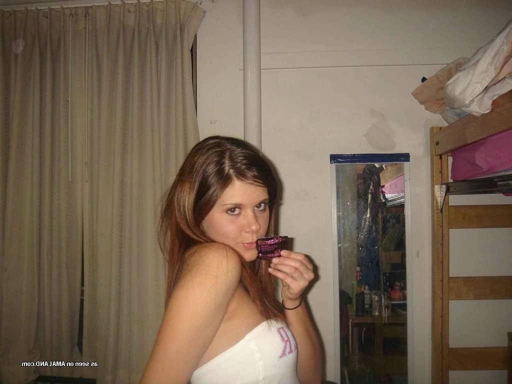 15P Cute girlfriends drinking and partying