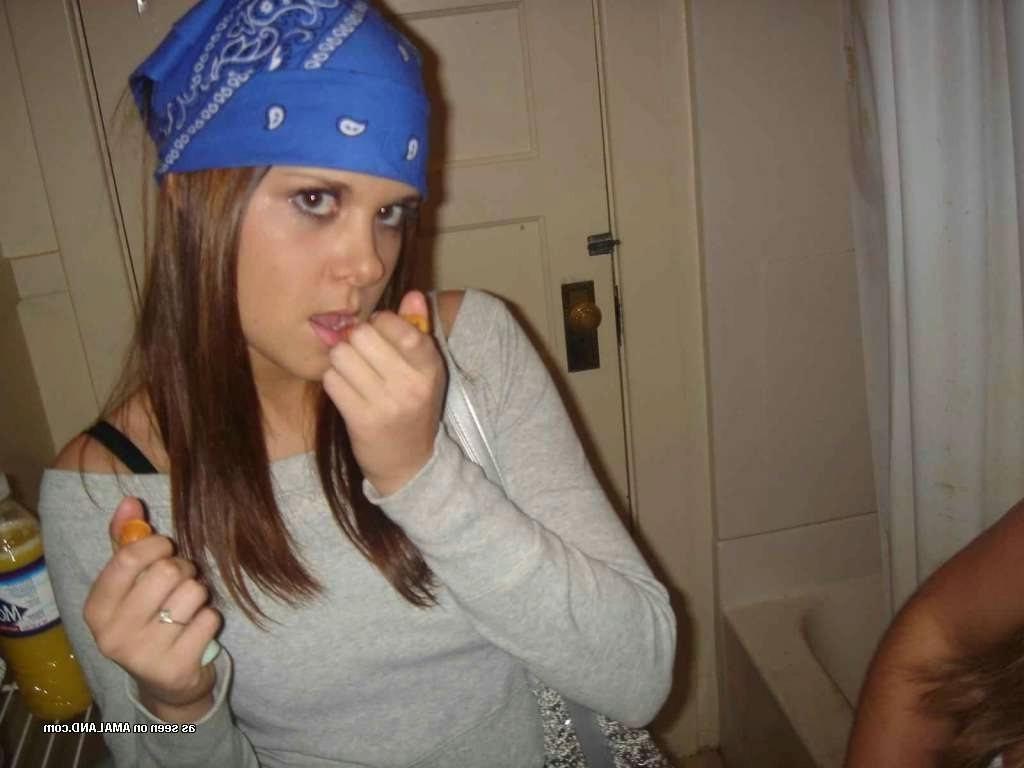 15P Cute girlfriends drinking and partying