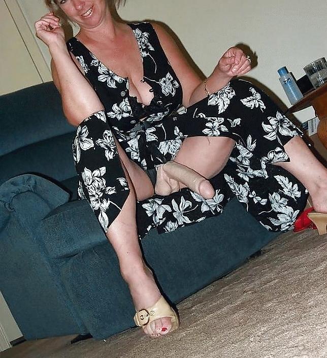 25P Housewives Wearing Strap-on's 2