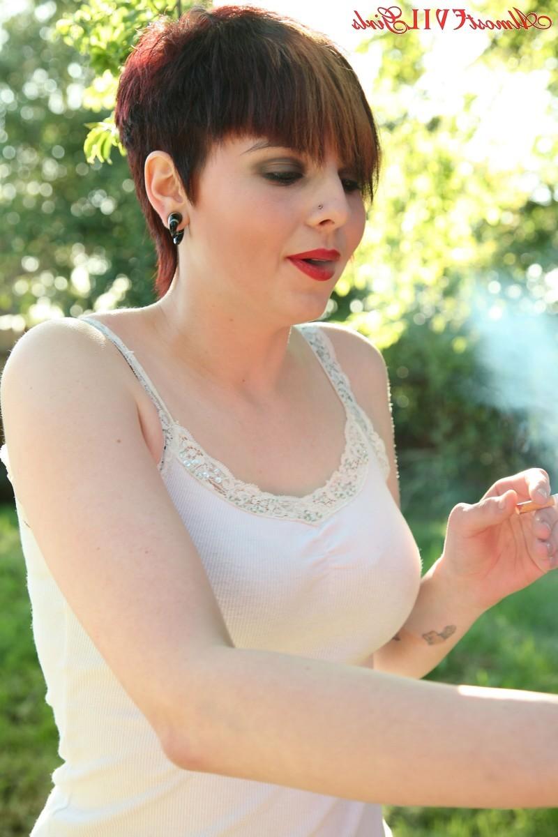 15P Morna smokes it up outside while she strips