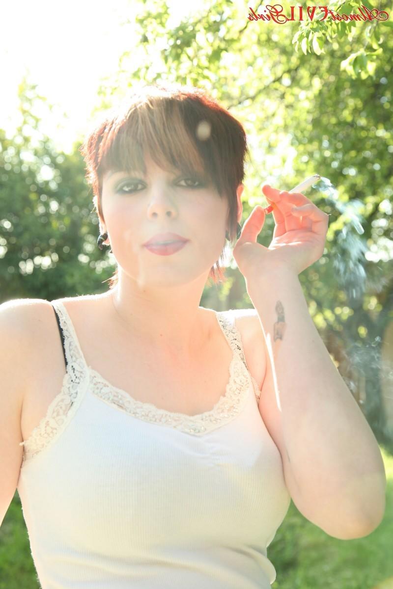 15P Morna smokes it up outside while she strips