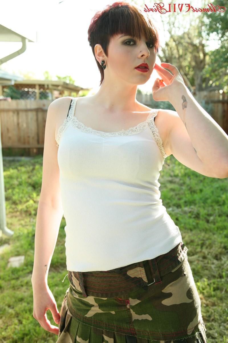 15P Morna smokes it up outside while she strips