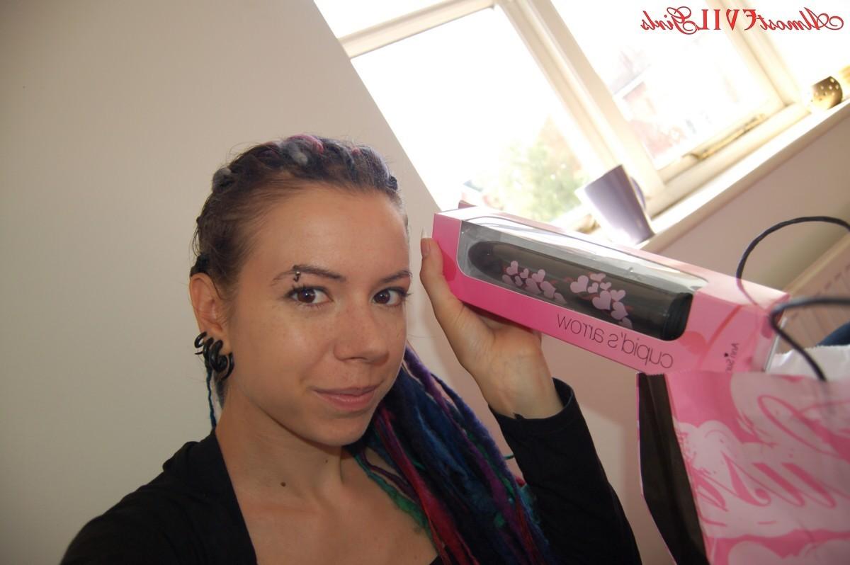 15P Alisha X fucks a big black dildo