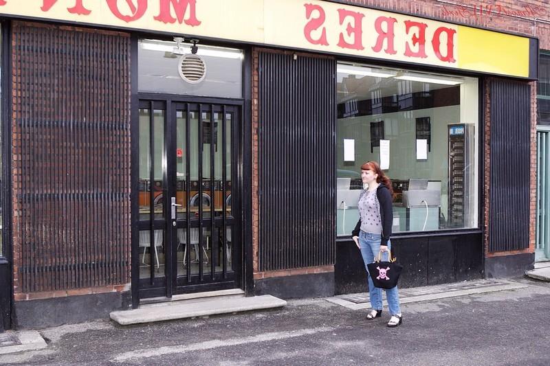 15P Mette does laundry nude