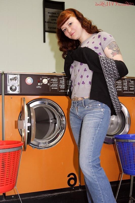 15P Mette does laundry nude