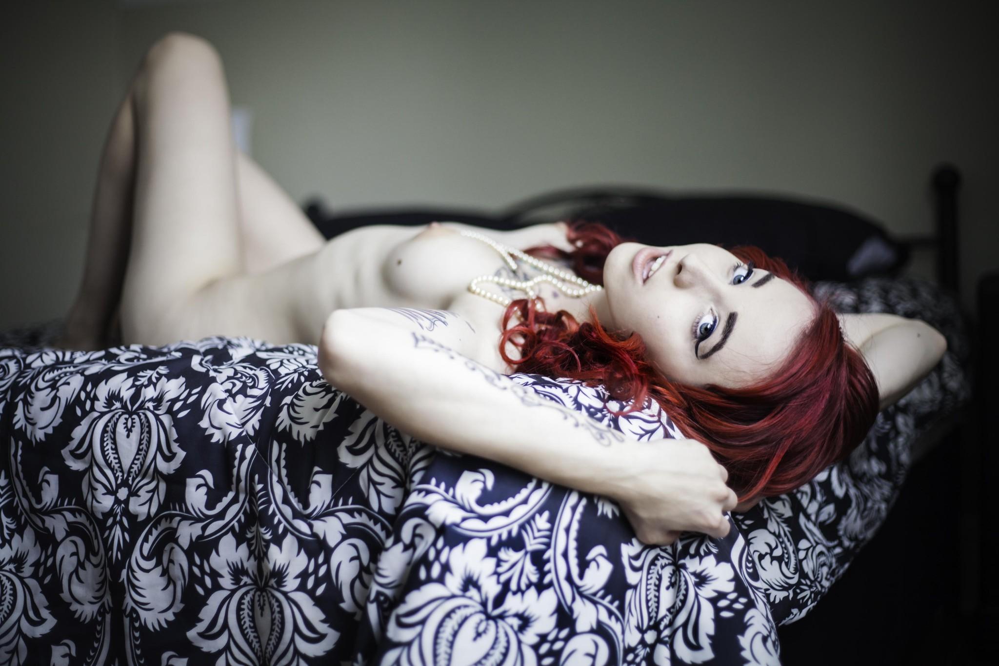16P Sexy goth girl gets naked