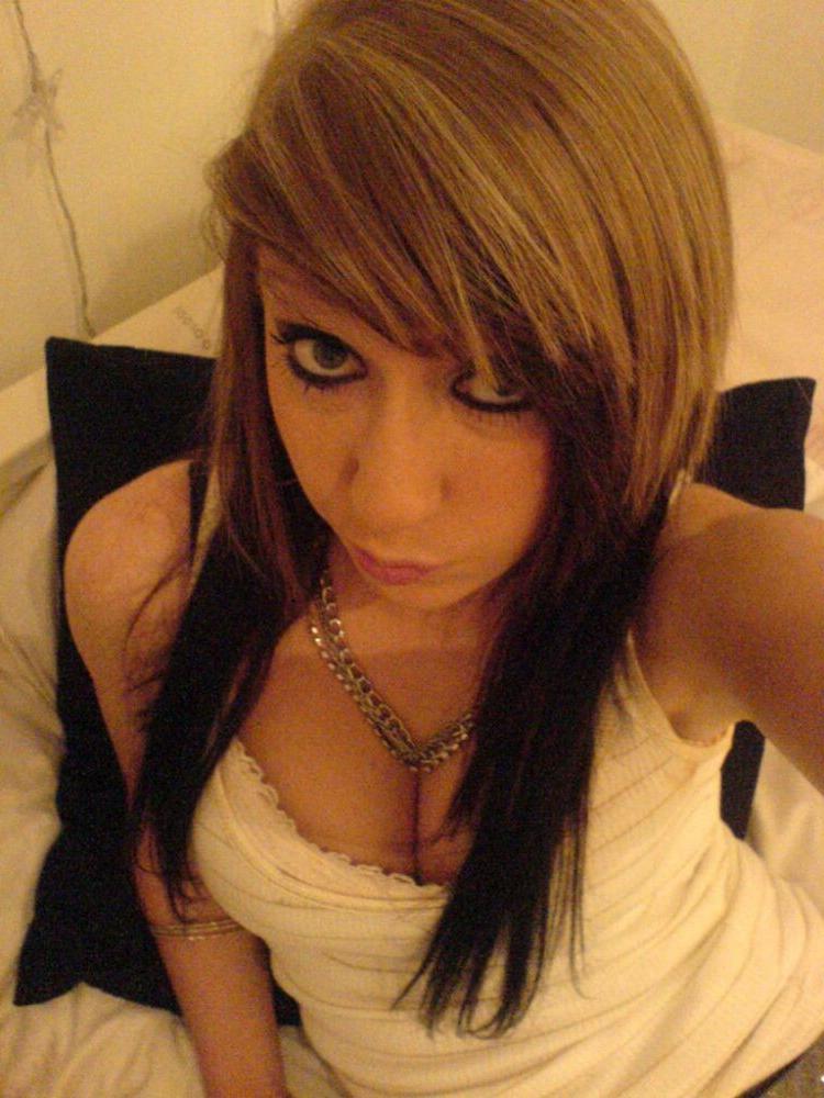15P Emo teen girlfriends posing and selfshot pics 21
