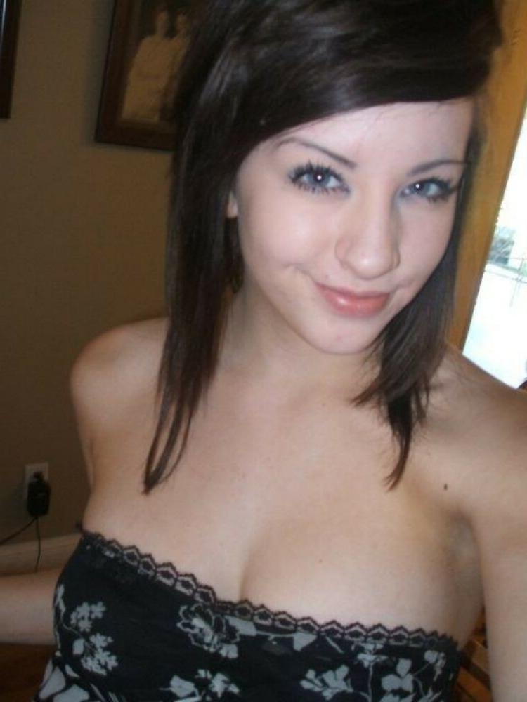 15P Emo teen girlfriends posing and selfshot pics 16