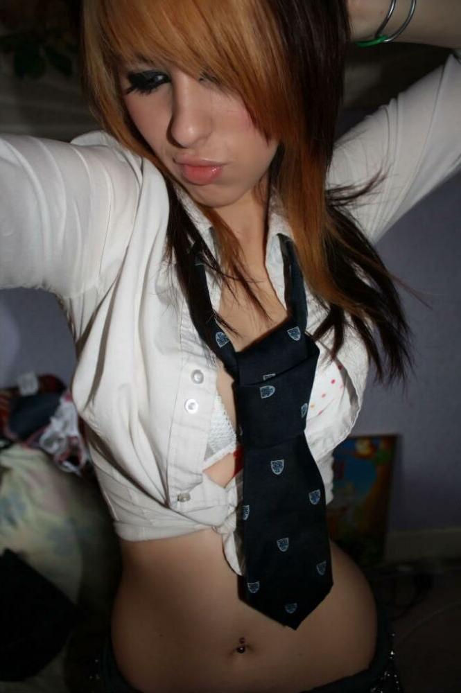 15P Emo teen girlfriends posing and selfshot pics 10