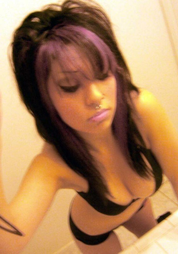 15P Emo teen girlfriends posing and selfshot pics 4