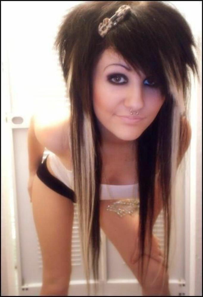 15P Emo teen girlfriends posing and selfshot pics 3