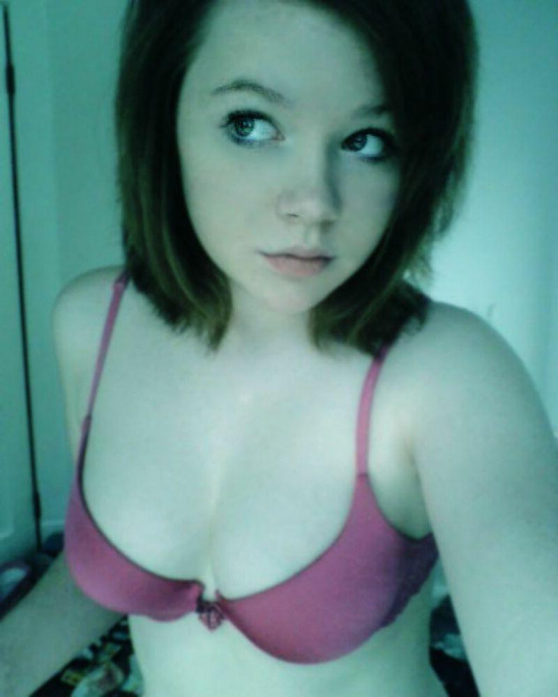 15P Emo teen girlfriends posing and selfshot pics 3