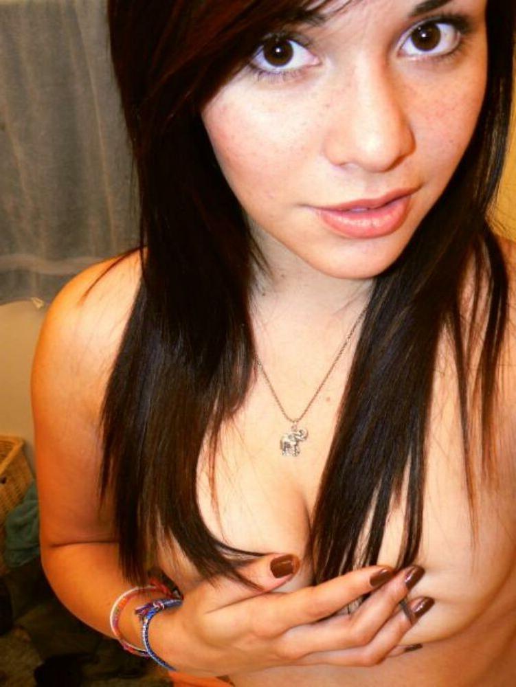 15P Emo teen girlfriends posing and selfshot pics 3