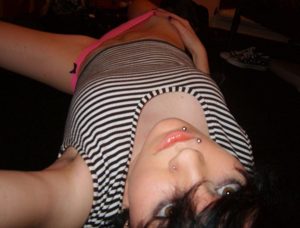 15P Emo teen girlfriends posing and selfshot pics 8