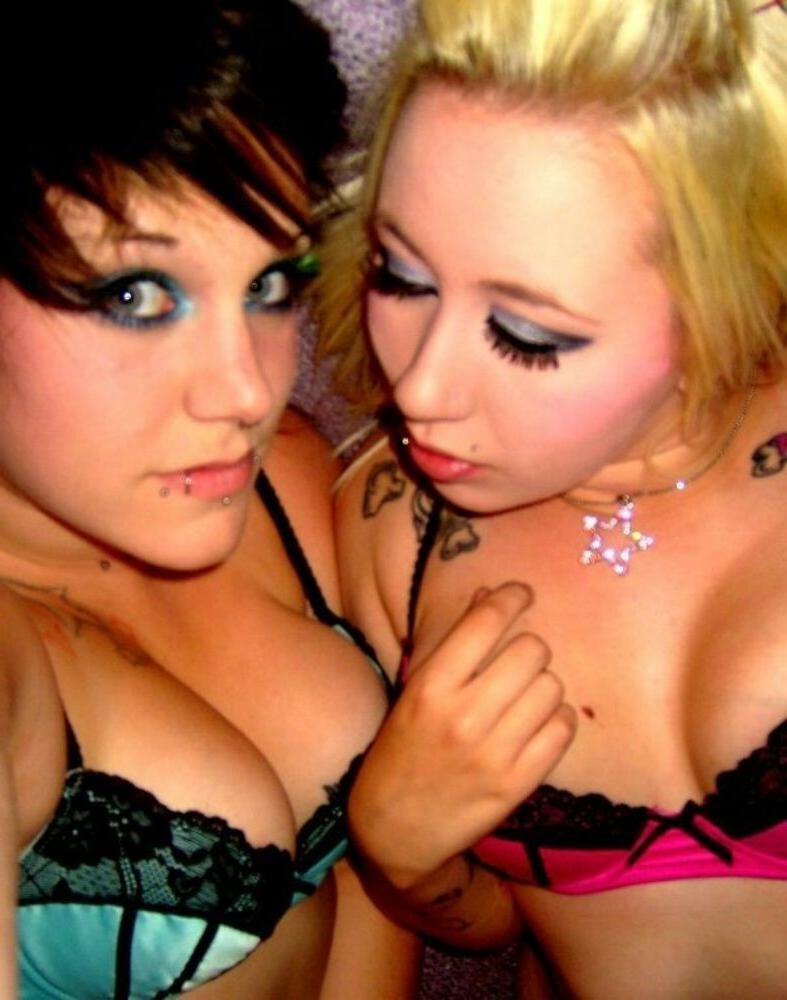 15P Emo teen girlfriends posing and selfshot pics 6