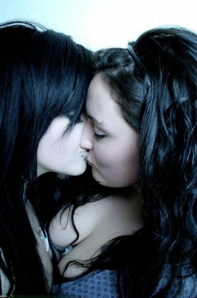 15P Emo teen girlfriends posing and selfshot pics 1