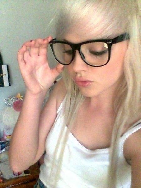 12P Hot emo girlfriend pics