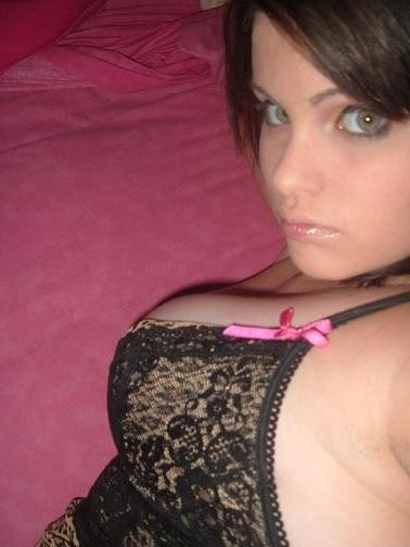 12P Hot emo girlfriend pics