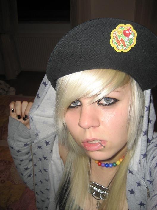 12P More stunning new emo girlfriends