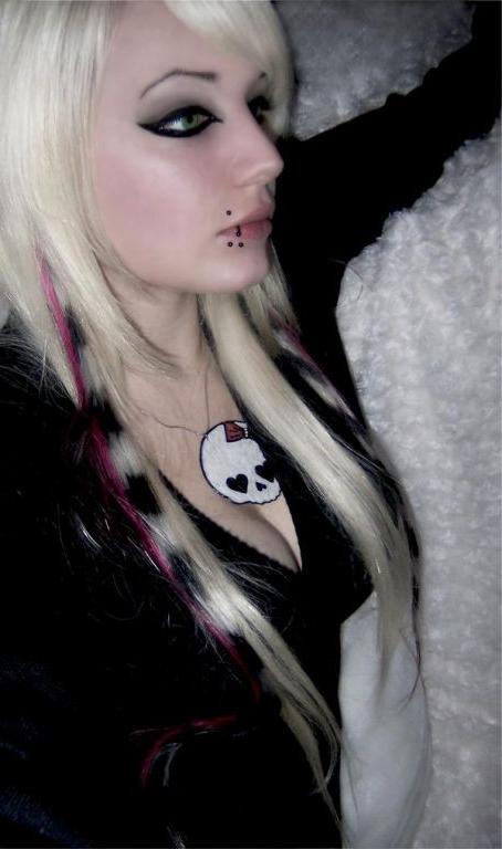 12P More stunning new emo girlfriends