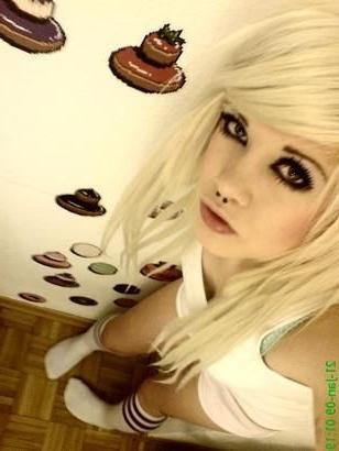 12P More stunning new emo girlfriends