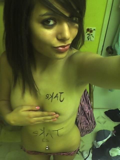 12P Slutty emo camwhore self shot pics