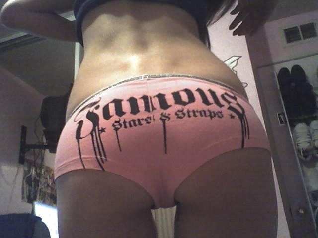 12P Slutty emo camwhore self shot pics