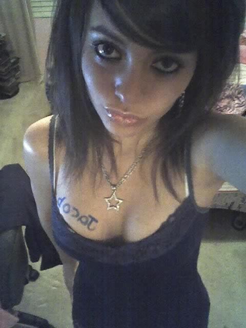 12P Slutty emo camwhore self shot pics