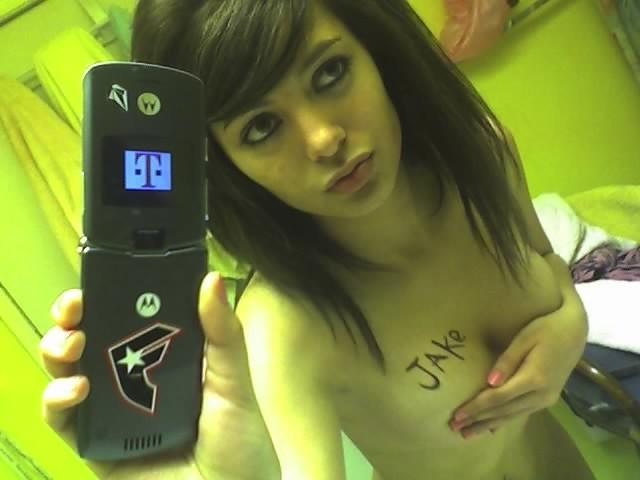 12P Slutty emo camwhore self shot pics