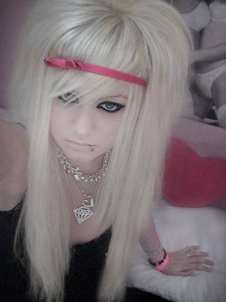 12P Sexy emo beauties are really lickable