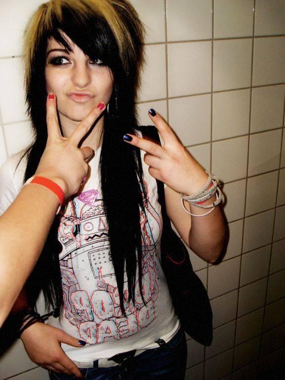 12P Sexy emo beauties are really lickable
