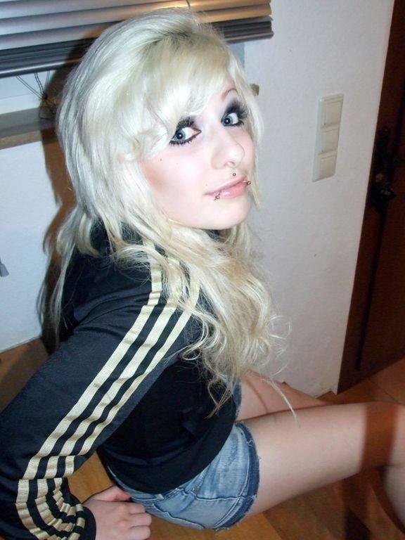 12P Sexy emo beauties are really lickable