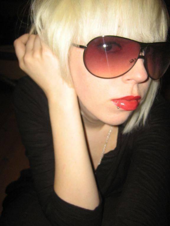 12P Sexy emo beauties are really lickable