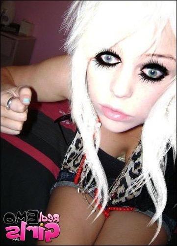 10P Amateur emo girl getting topless