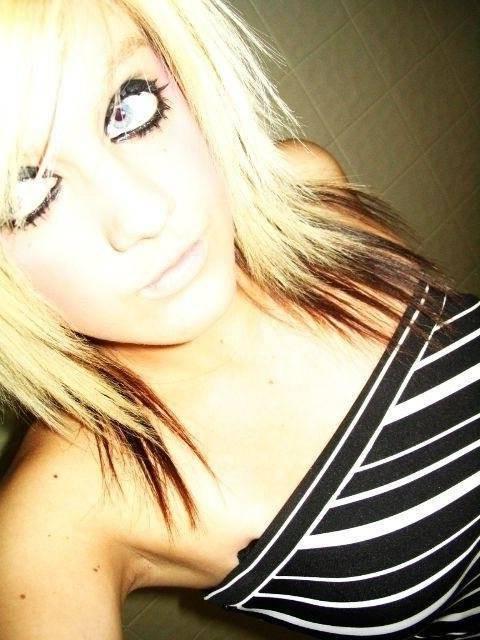 12P Everybody loves emo girls