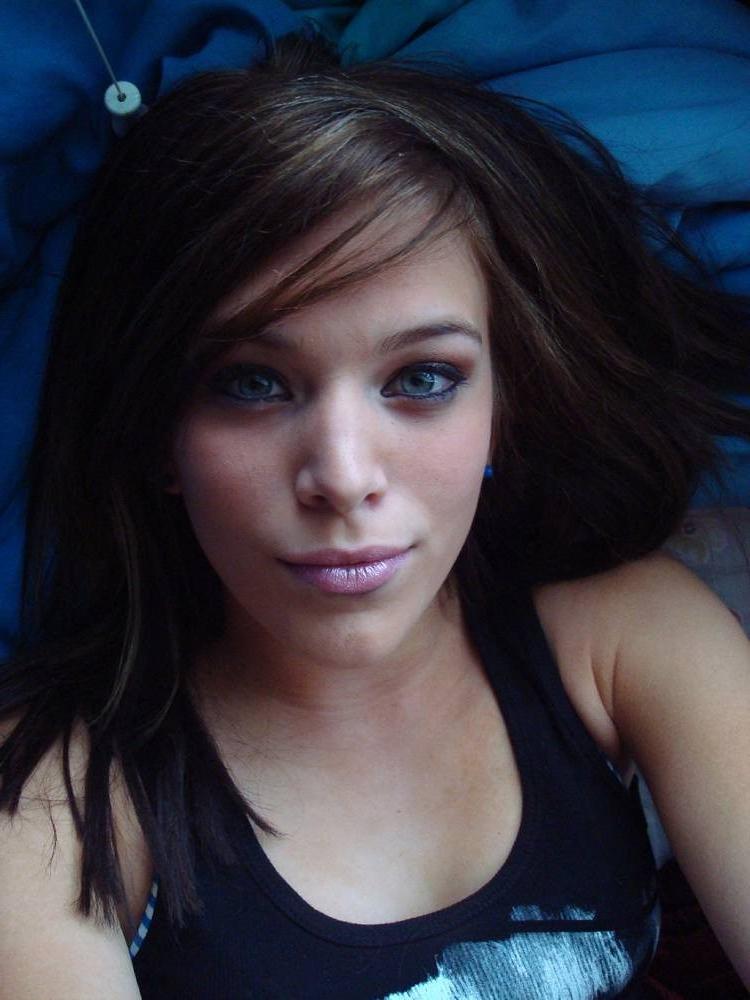 12P Everybody loves emo girls