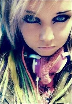 12P Everybody loves emo girls