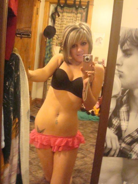12P Self shooting emo blonde looking hot