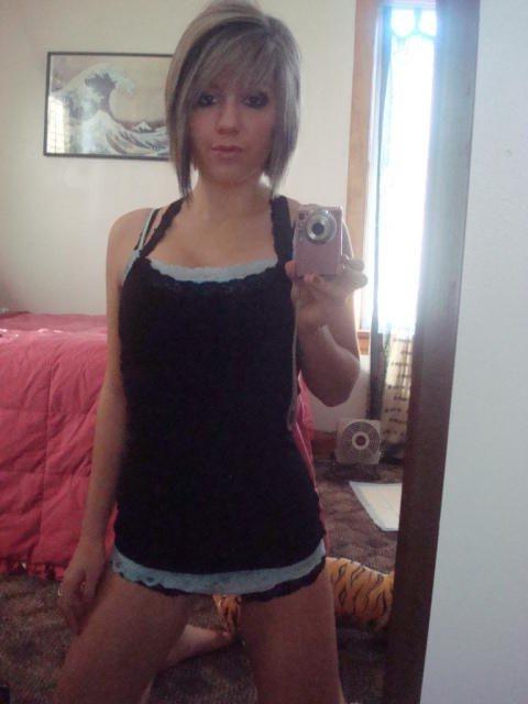 12P Self shooting emo blonde looking hot