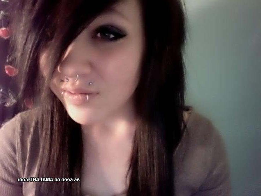 15P Cute amateur emo girlfriend teasing on cam