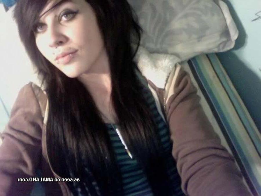 15P Cute amateur emo girlfriend teasing on cam