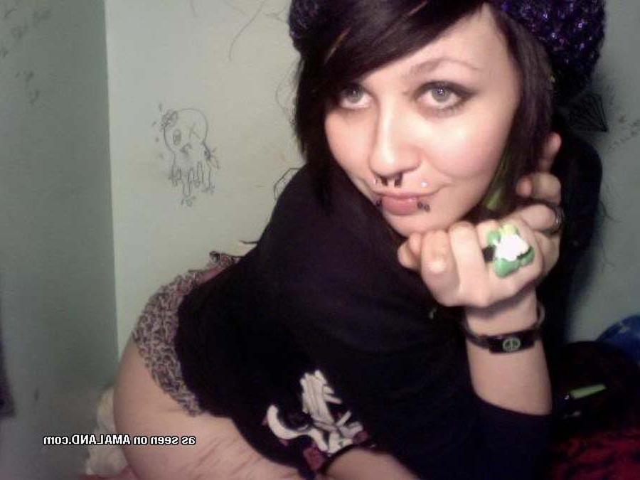 15P Cute amateur emo girlfriend teasing on cam