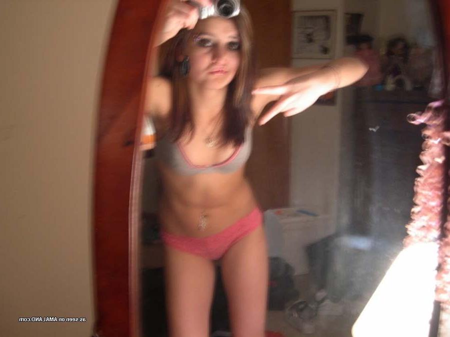 15P Cute amateur emo girlfriend teasing on cam