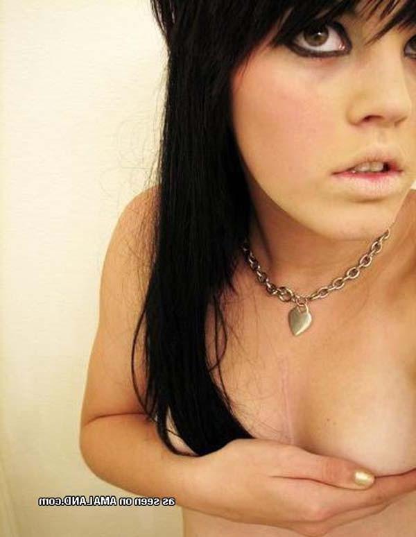 15P Cute amateur emo girlfriend teasing on cam