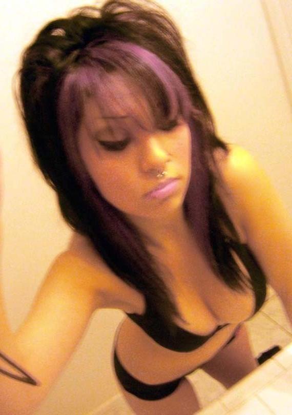 15P Real amateur emo girlfriends showing off