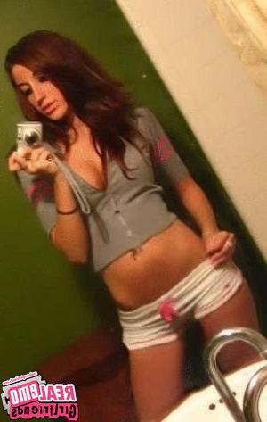15P Cute emo girlfriends posing for cell phone pics