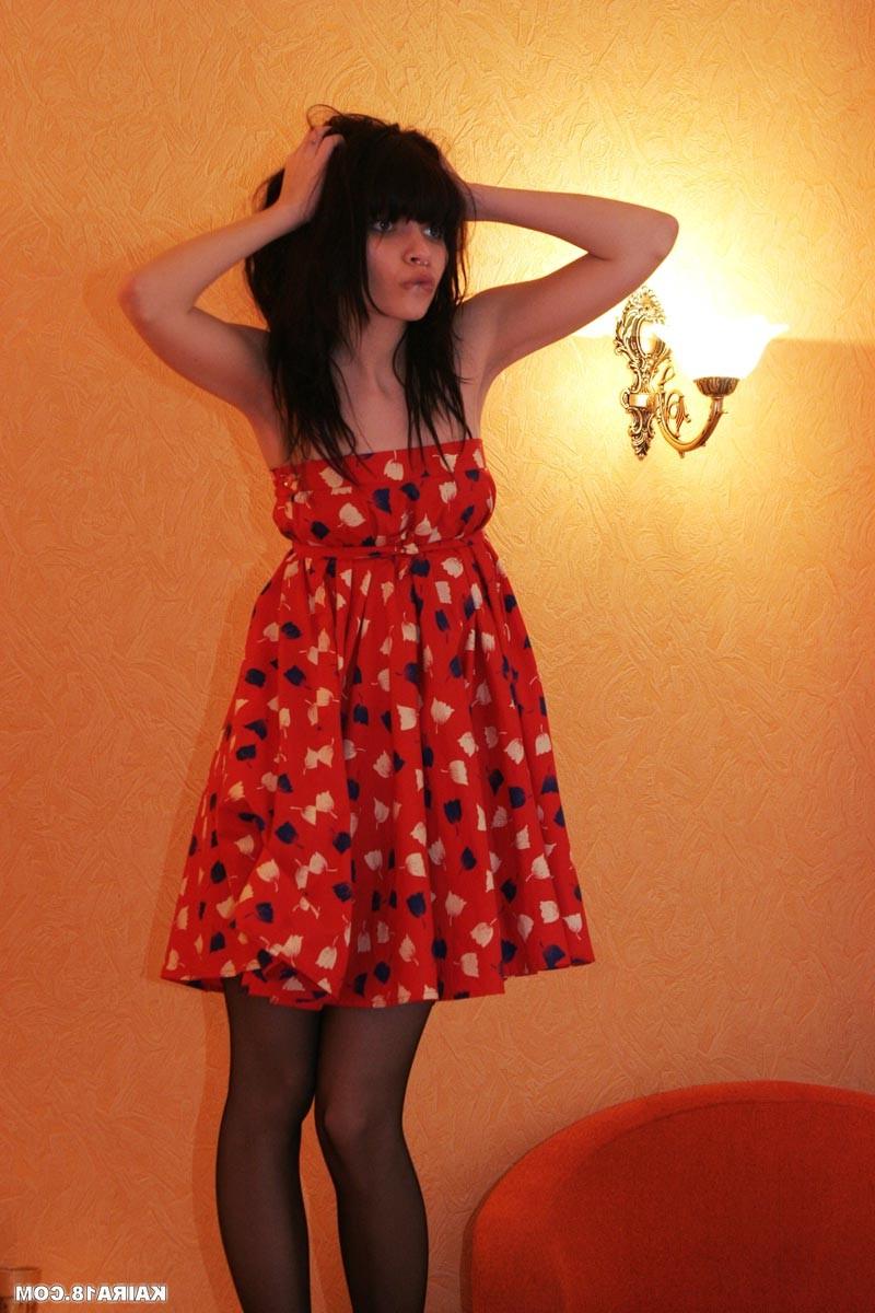 16P Teen in nylons