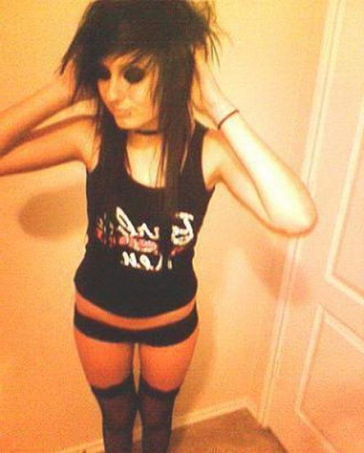 12P Hot pics of ex emo girlfried