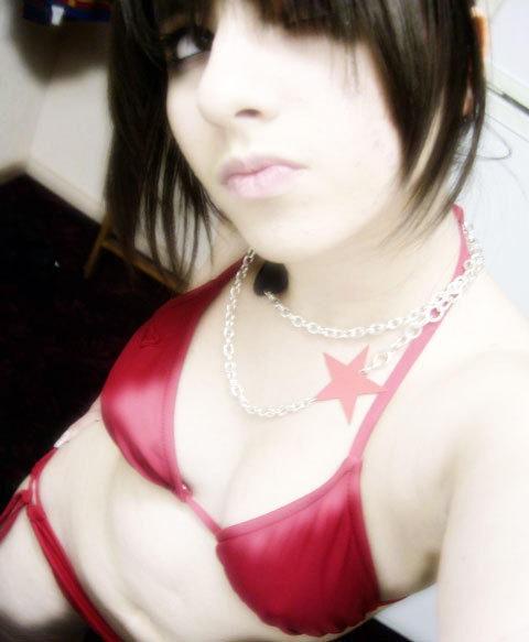 12P Slutty emo teen exposed online
