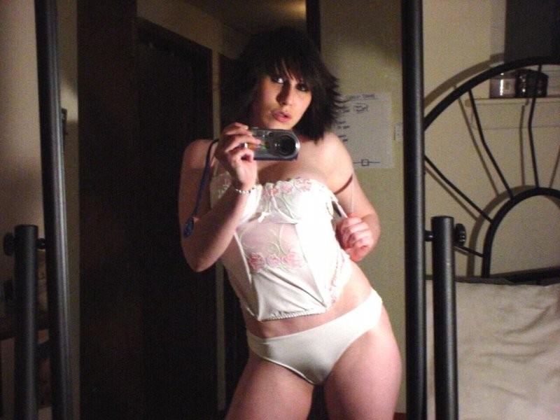 12P Slutty emo teen exposed online